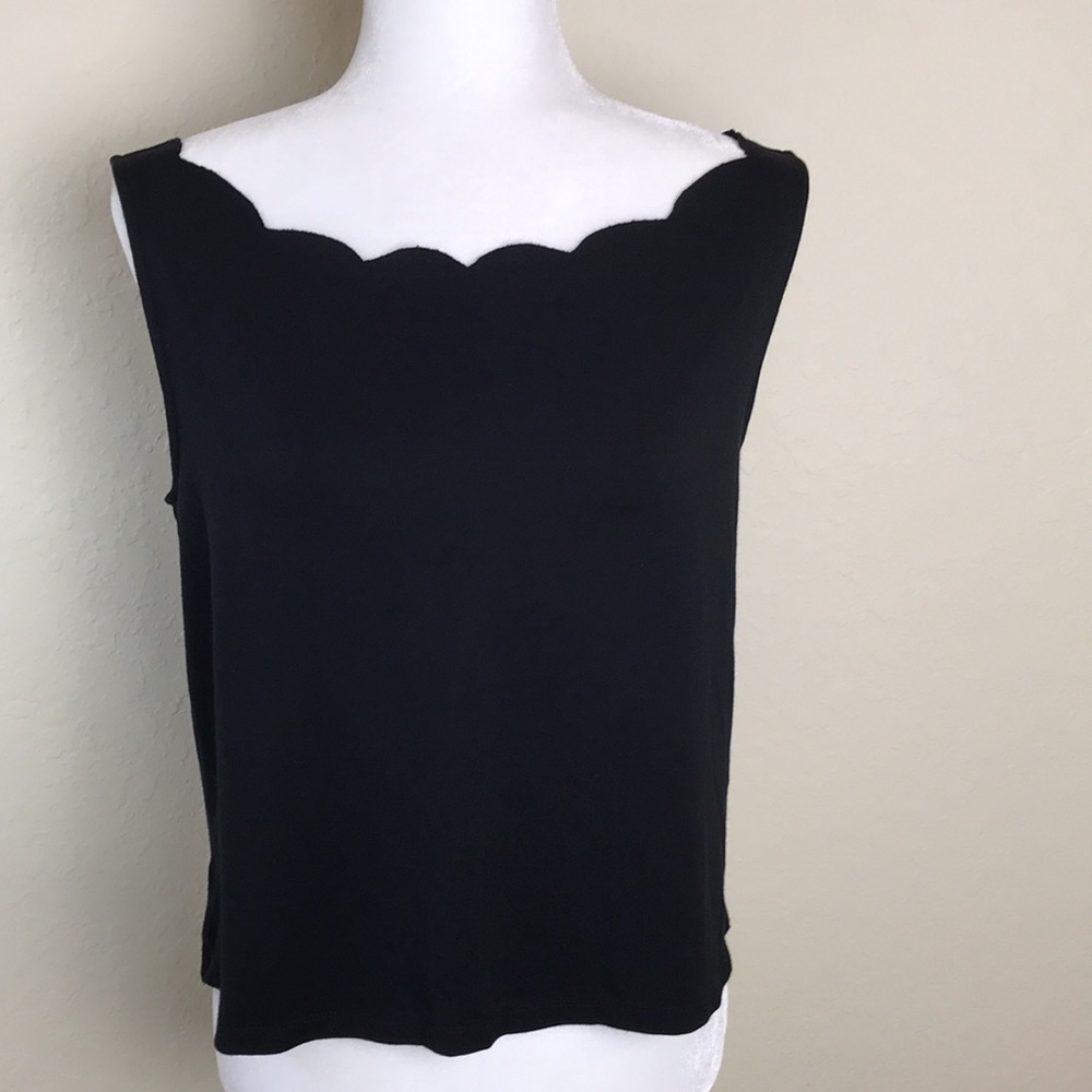 eri + ali Cropped Black Tank Top